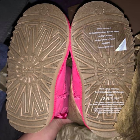 Kids Uggs size 7 - Picture 4 of 5